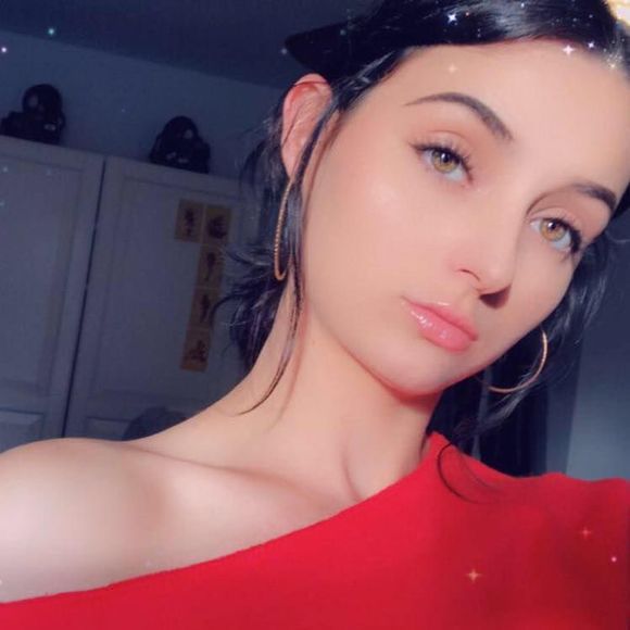 Meet your Posher, Paige - Picture 1 of 1